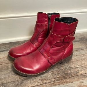 Red JAFA Boots, size 39